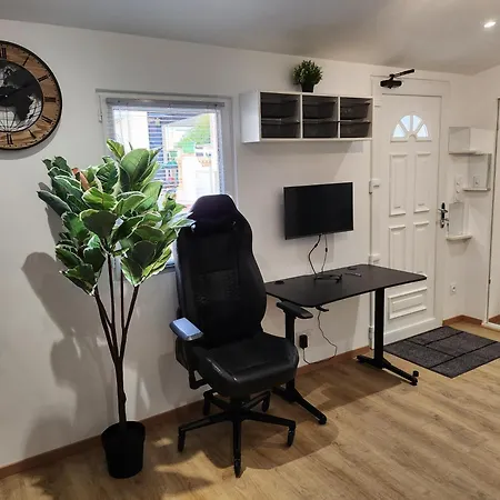 Appartement A Moins De 10 Minutes De La Cite Medievale De *